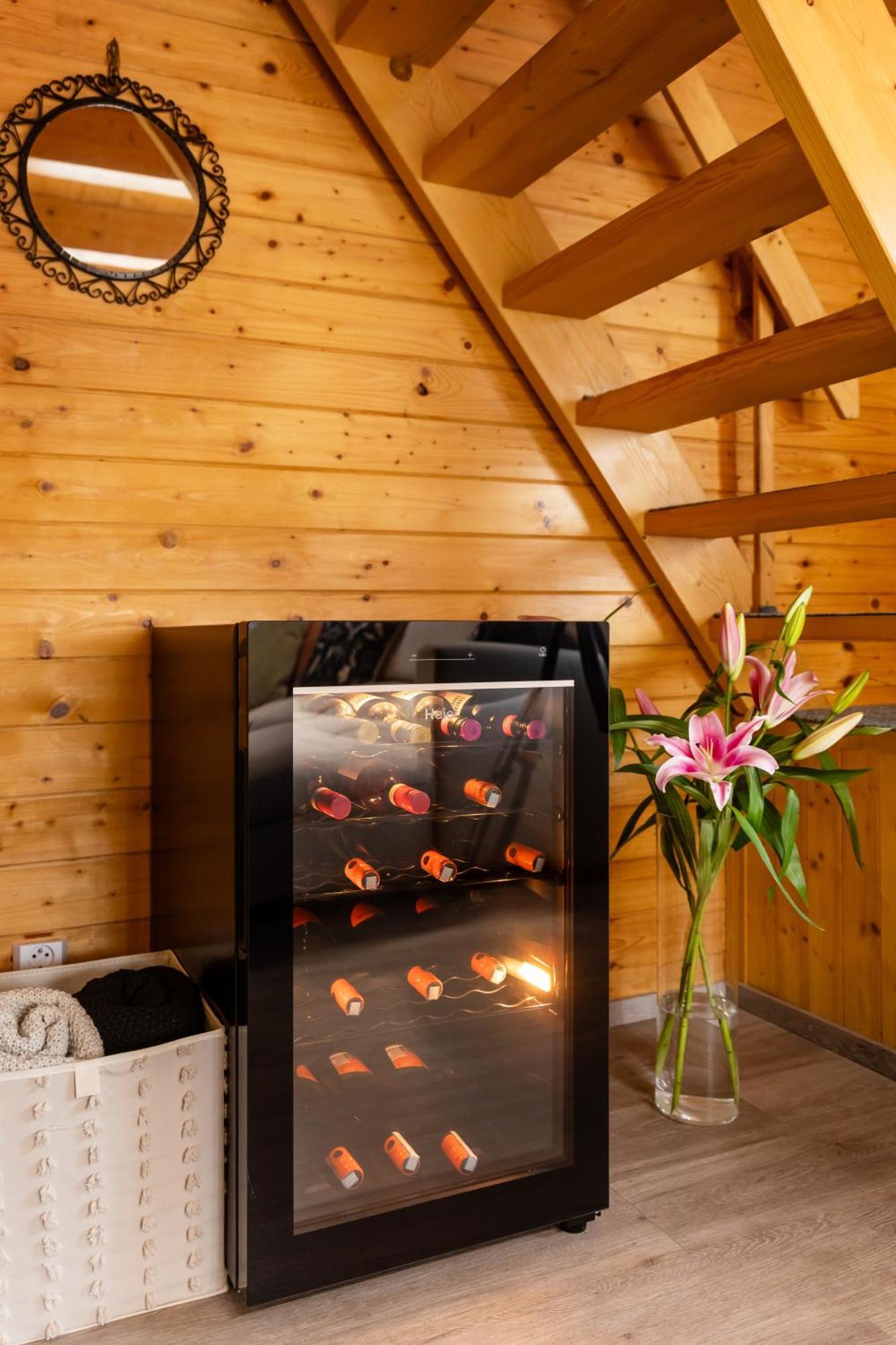 Private Summer House With Swimming Pool, Beach Bar And Pit For Football And Volleyball Hvezdonice Exterior foto